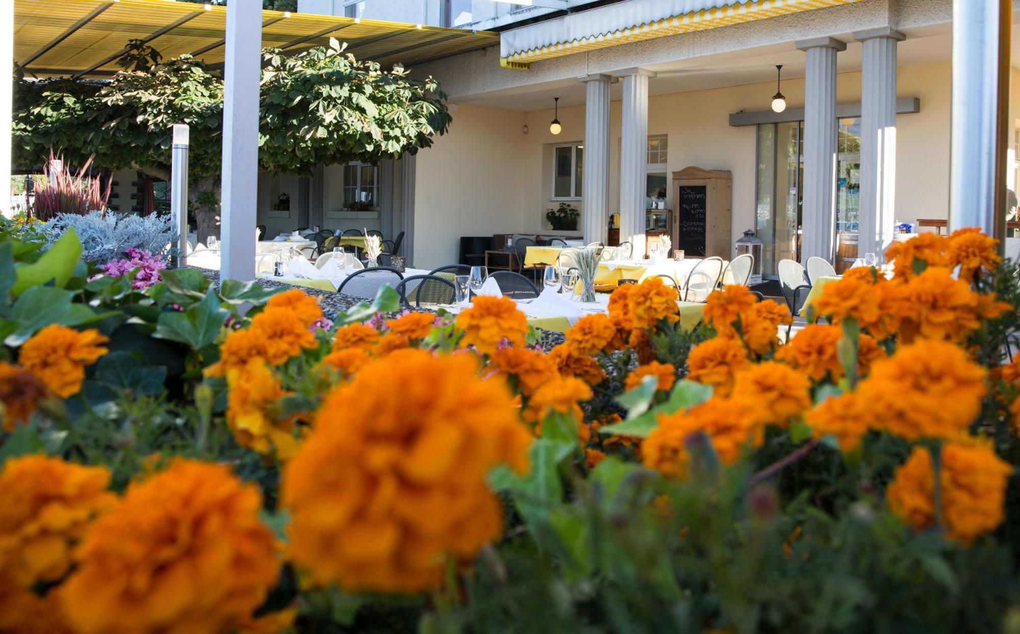 Hotel Restaurant Bellevue Au Lac Thun Exterior foto