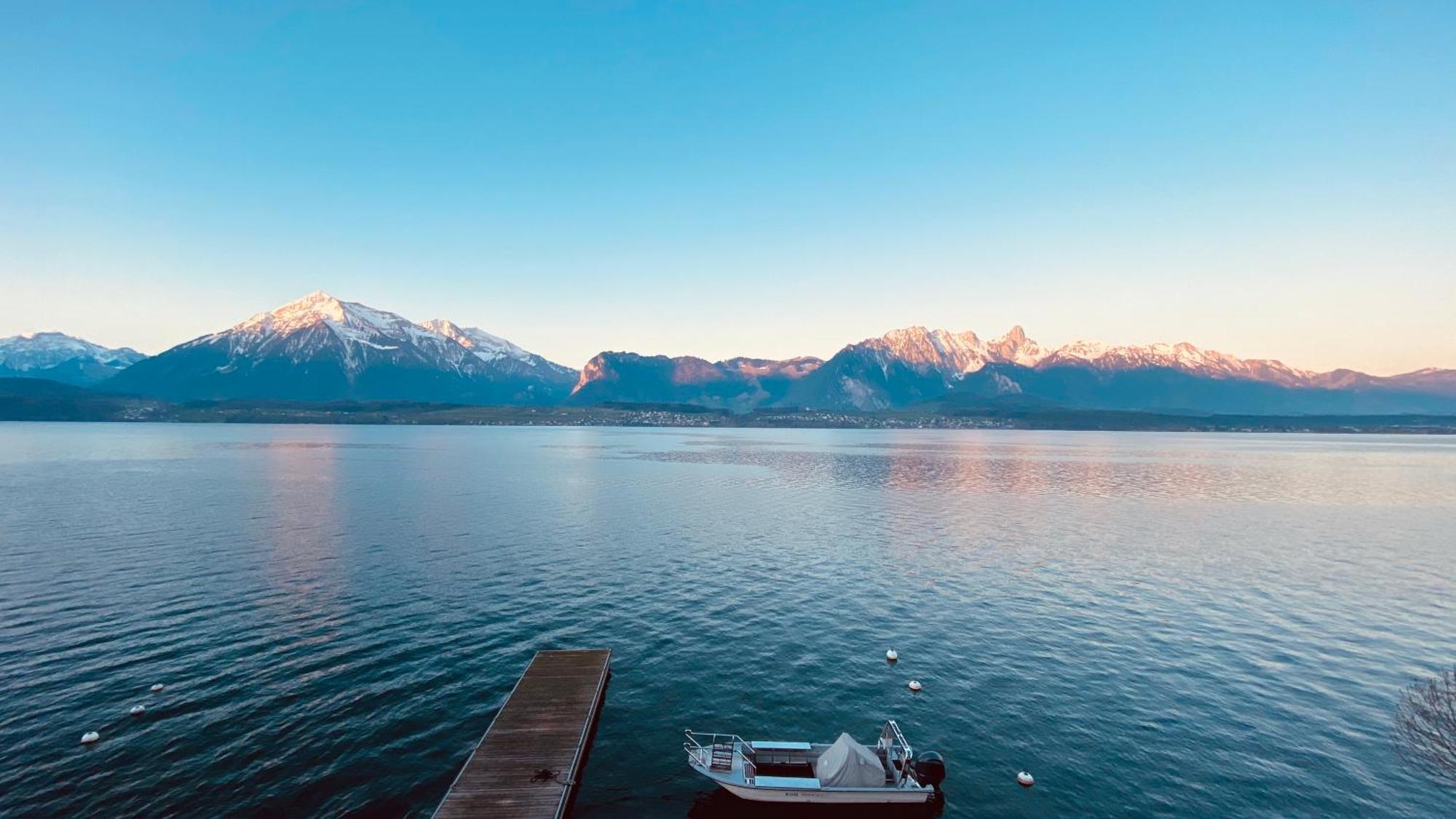 Hotel Restaurant Bellevue Au Lac Thun Exterior foto