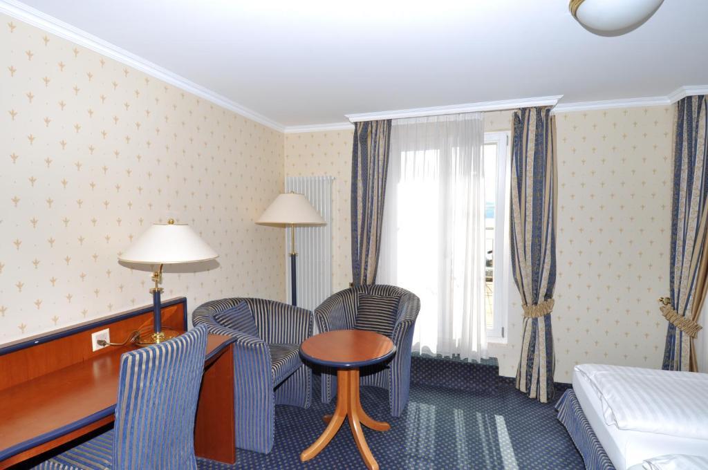 Hotel Restaurant Bellevue Au Lac Thun Habitación foto