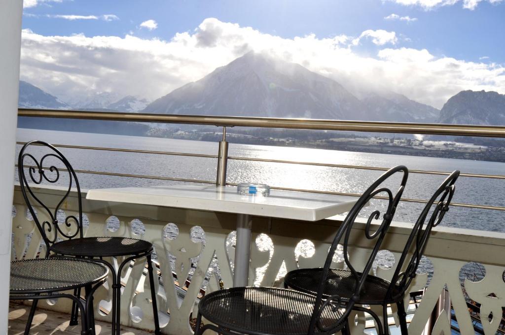 Hotel Restaurant Bellevue Au Lac Thun Habitación foto