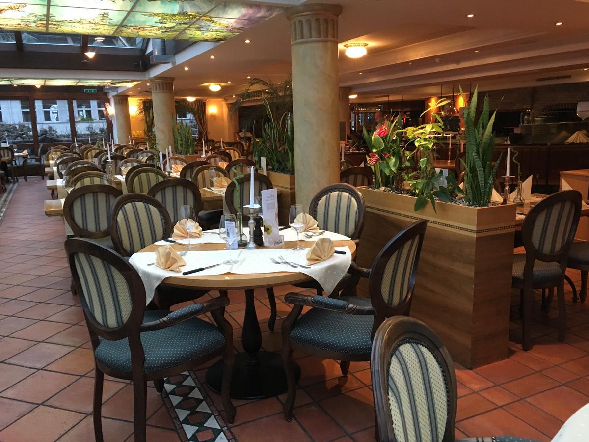Hotel Restaurant Bellevue Au Lac Thun Exterior foto